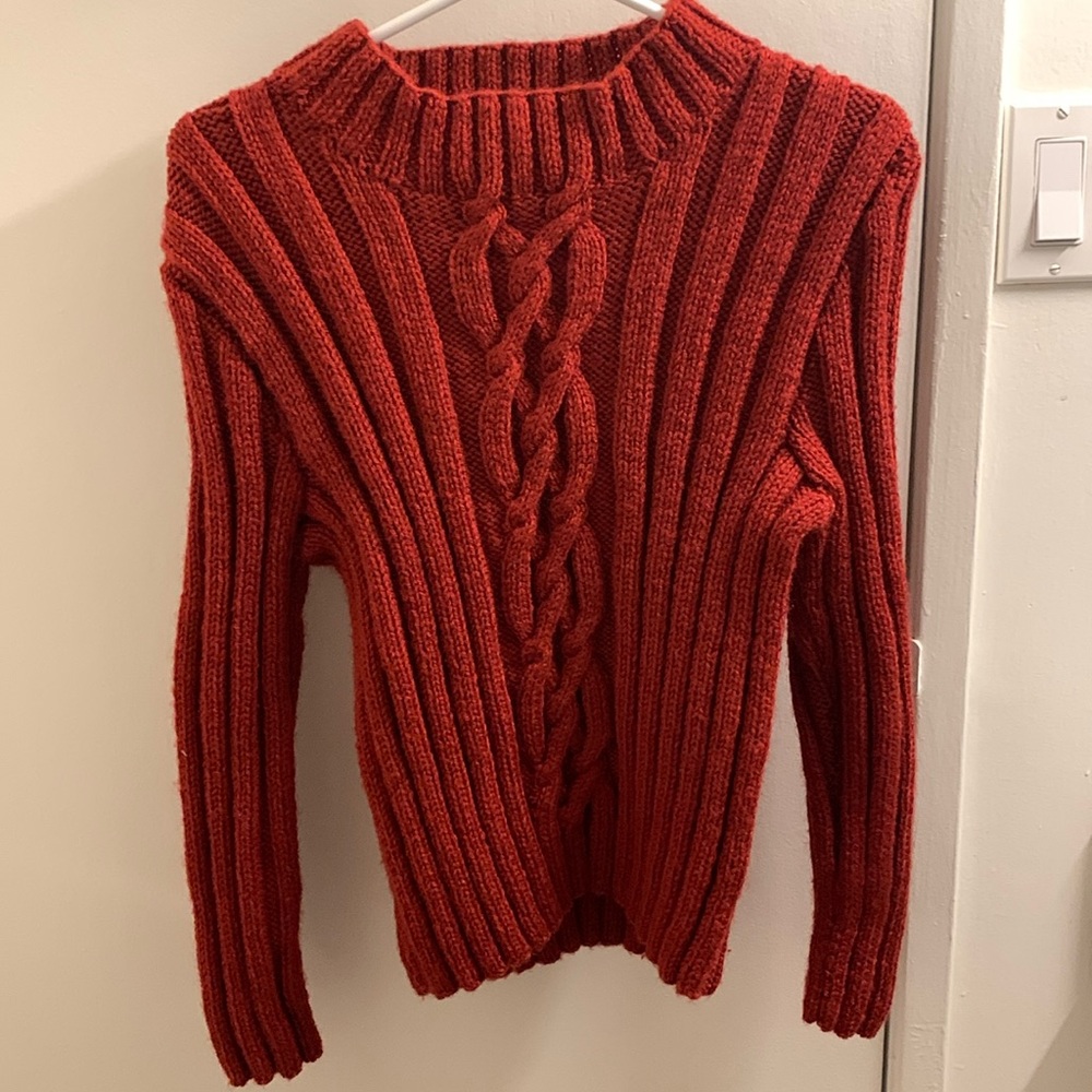 Long sleeve Cable knit sweater size :S rust orange colour